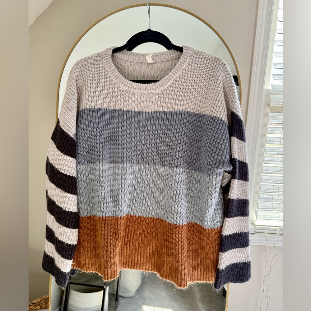 Wishlist Women’s Sweater Size M/L